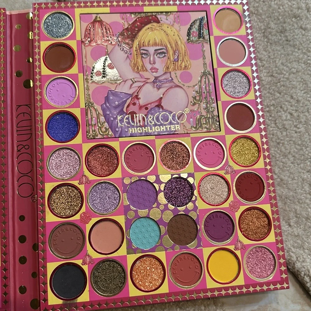 KEVIN & COCO 84 COLOR EYESHADOW PALETTE NEW